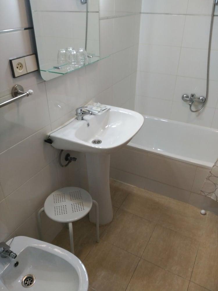 Hotel Vaqueros Langreo Luaran gambar